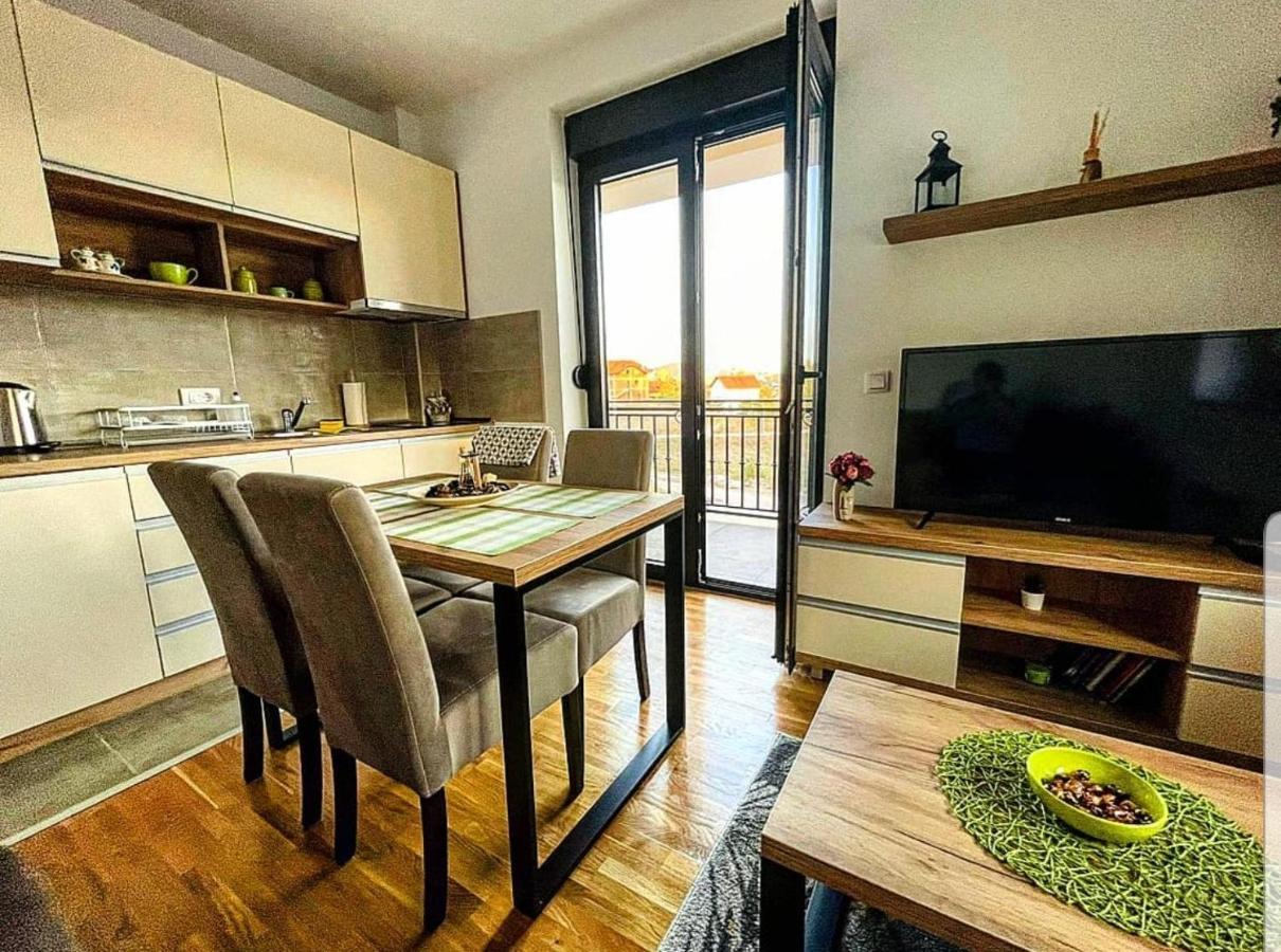 Lux Apartmani Vojinovic ซลาตีบอร์ ภายนอก รูปภาพ