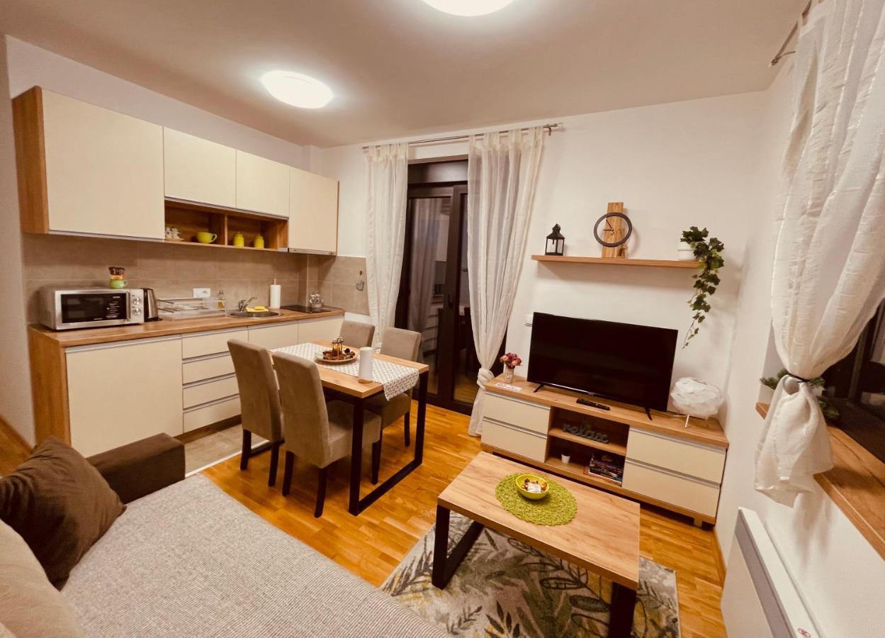 Lux Apartmani Vojinovic ซลาตีบอร์ ภายนอก รูปภาพ
