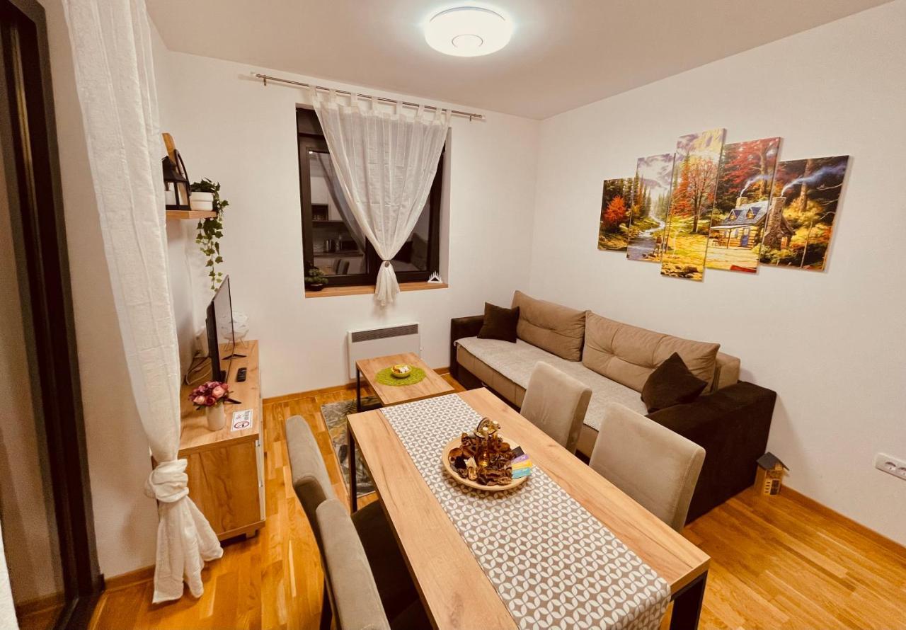 Lux Apartmani Vojinovic ซลาตีบอร์ ภายนอก รูปภาพ