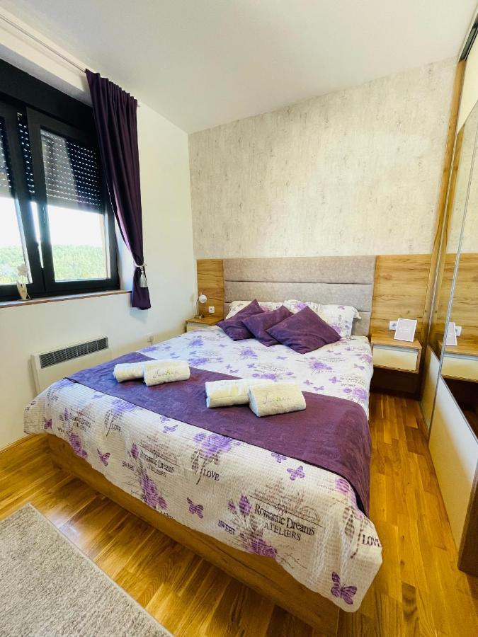 Lux Apartmani Vojinovic ซลาตีบอร์ ภายนอก รูปภาพ